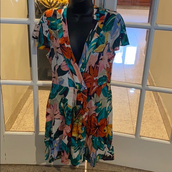 Zara Dresses & Skirts - Zara floral wrap dress size large